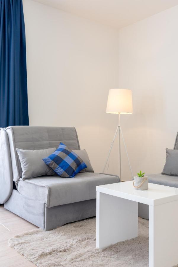 Apartments Villa Tudor 2 ฮวาร์ ภายนอก รูปภาพ