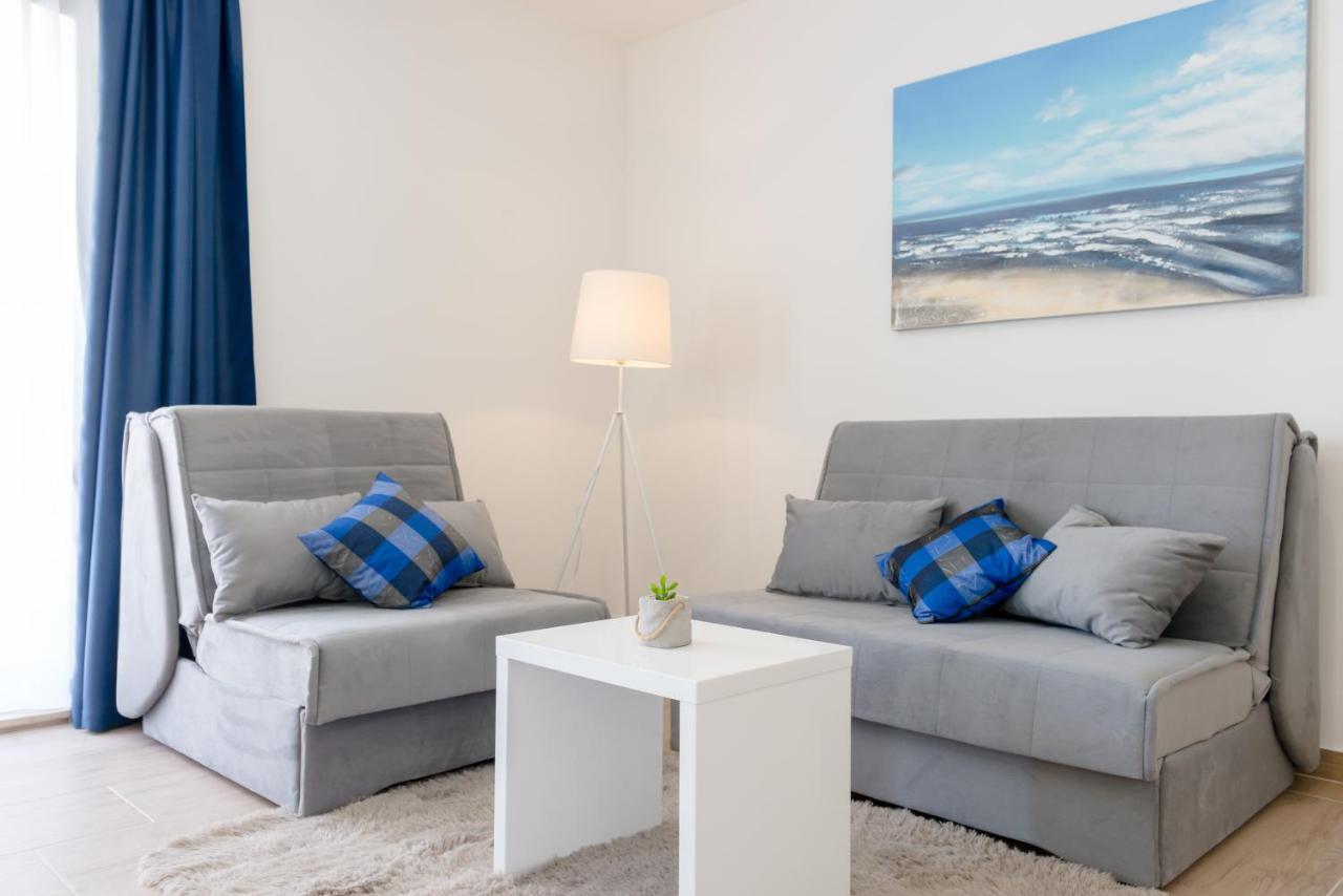 Apartments Villa Tudor 2 ฮวาร์ ภายนอก รูปภาพ
